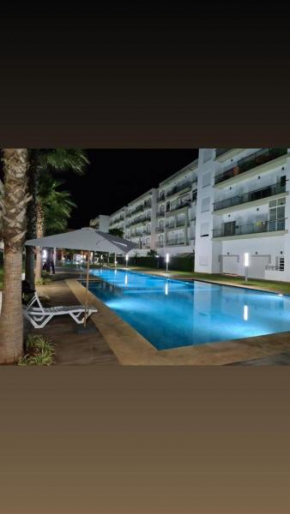 Appartement rez de chaussé vue sur piscine 7mn de la plage